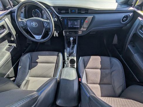 Used 2018 Toyota Corolla SE image 9