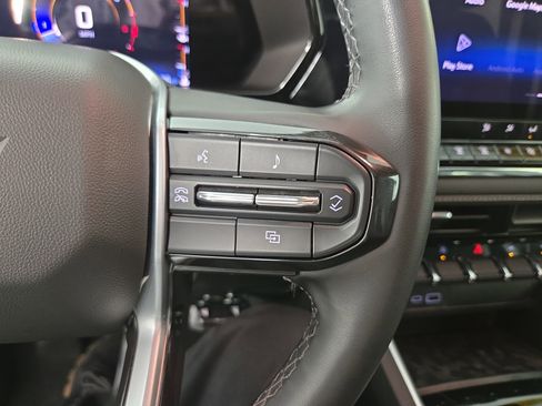 Used 2023 Chevrolet Colorado LT w/ LT Convenience Package image 17