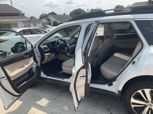 Used 2018 Subaru Outback 3.6R Limited AWD/4WD image 10