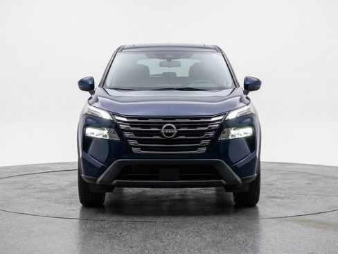 Used 2025 Nissan Rogue SV FWD image 2