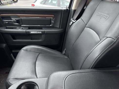 Used 2017 RAM 1500 Laramie image 6