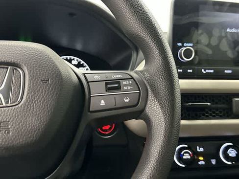 Used 2025 Honda HR-V LX image 18