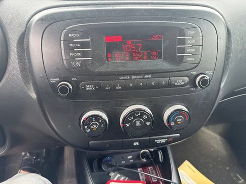 Used 2015 Kia Soul FWD image 14