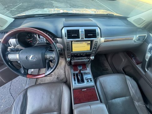 Used 2010 Lexus GX 460 image 16