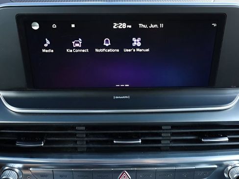 Used 2022 Kia Telluride LX FWD image 28