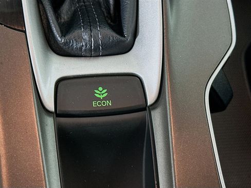 Used 2018 Honda Accord EX-L image 25
