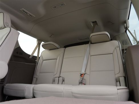 Used 2024 GMC Yukon XL Denali w/ Advanced Technology Package image 31