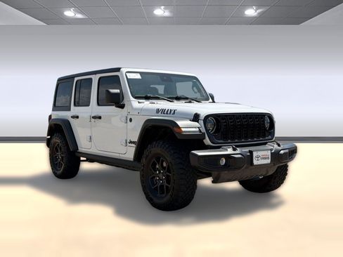 Used 2025 Jeep Wrangler Unlimited Sport AWD/4WD image 7