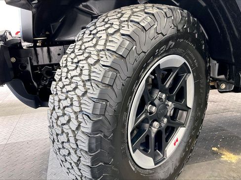 Used 2018 Jeep Wrangler Unlimited Rubicon AWD/4WD image 33