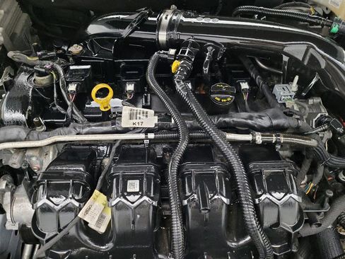 Used 2020 Ford Fusion SE image 30