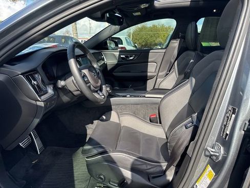 Used 2019 Volvo S60 T5 R-Design image 12