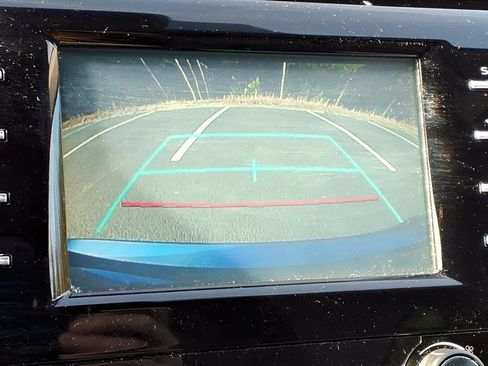 Used 2019 Toyota Camry L image 17