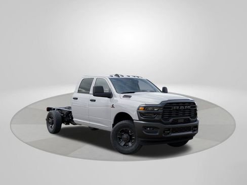 New 2025 RAM 3500 Tradesman AWD/4WD image 5