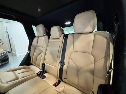 Used 2017 Porsche Cayenne Platinum Edition w/ Premium Package (PJV) image 15