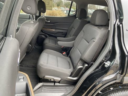 Used 2022 GMC Acadia SLE w/ Driver Convenience Package image 15