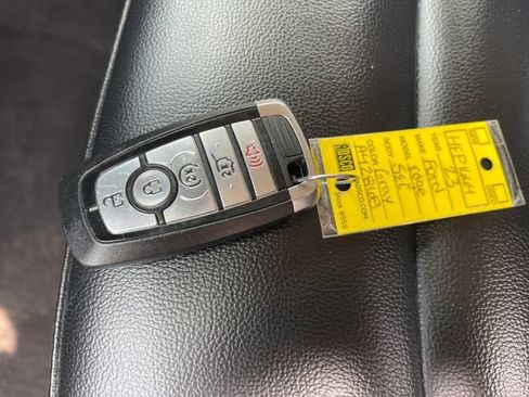 Used 2023 Ford Edge SEL w/ Convenience Package AWD/4WD image 22