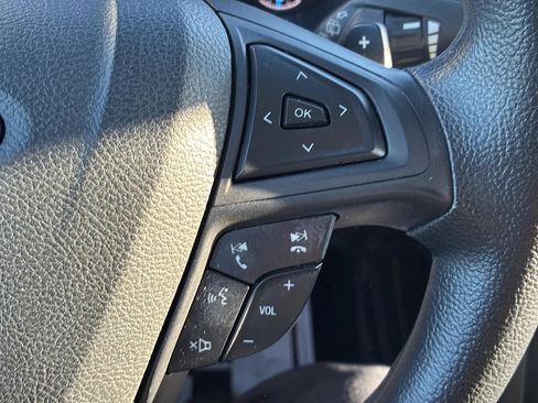 Used 2018 Ford Edge SE FWD image 11