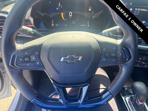 Used 2024 Chevrolet Trax RS w/ Sunroof Package FWD image 10