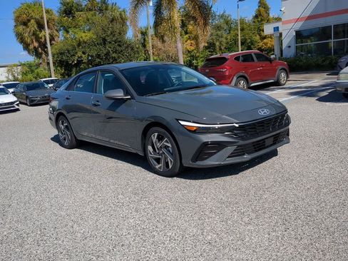 New 2026 Hyundai Elantra Limited FWD image 9