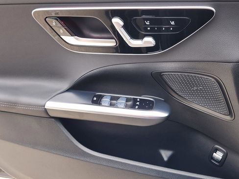 Used 2025 Mercedes-Benz C 300 Sedan image 16