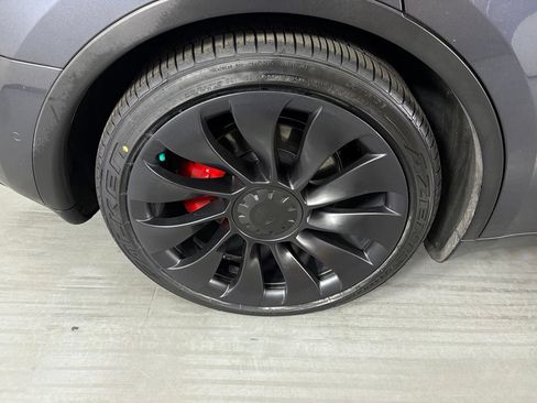 Used 2022 Tesla Model Y Performance AWD/4WD image 11