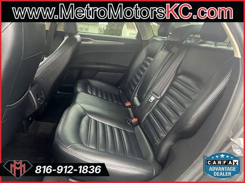 Used 2020 Ford Fusion SE image 27