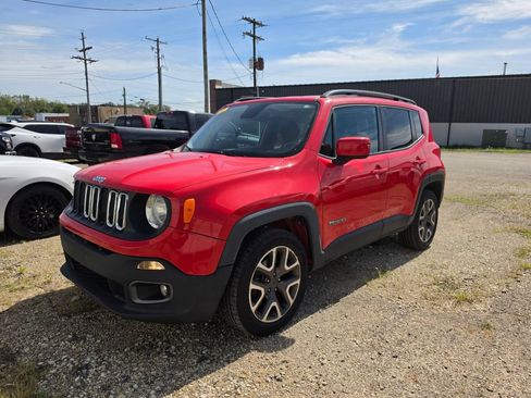 Used 2016 Jeep Renegade Latitude w/ Popular Equipment Group AWD/4WD image 1