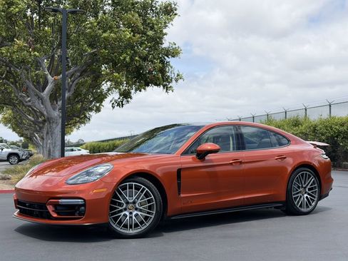 Used 2023 Porsche Panamera GTS w/ Premium Package AWD/4WD image 10