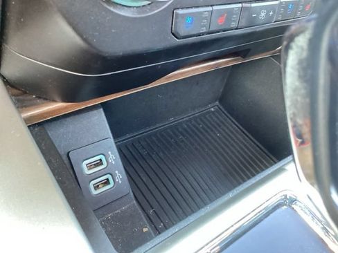 Used 2018 Ford F150 Lariat w/ Equipment Group 502A Luxury AWD/4WD image 35