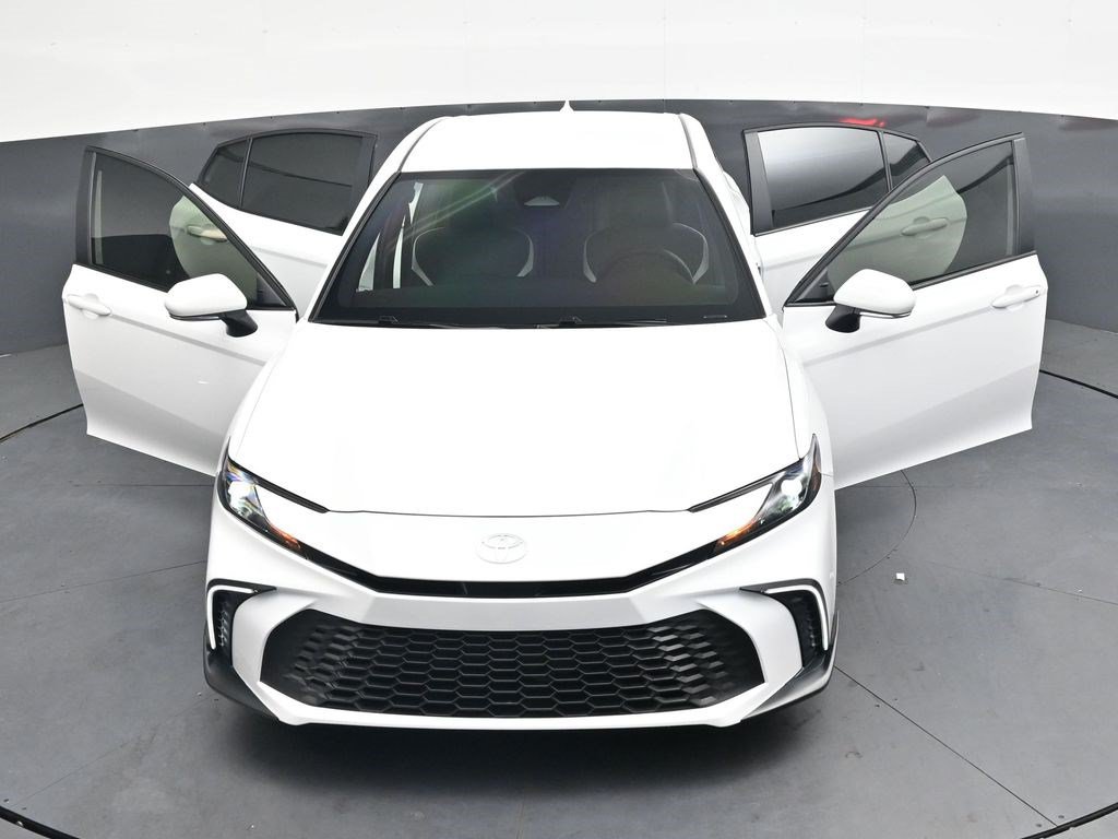 Used 2026 Toyota Camry SE FWD image 39