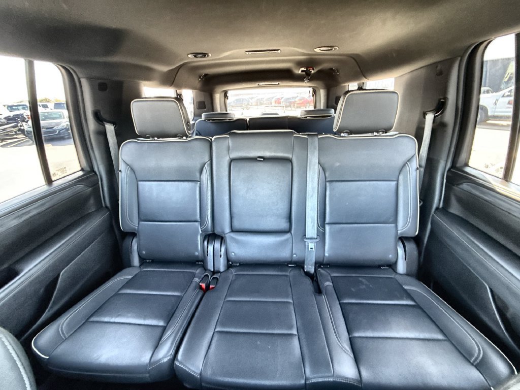 Used 2024 GMC Yukon XL SLT RWD image 24