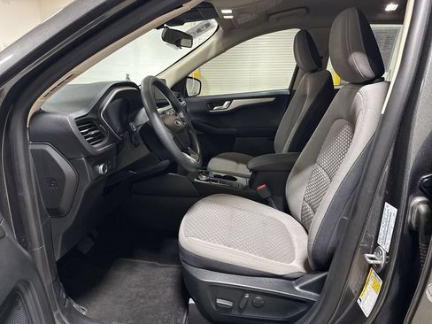 Used 2020 Ford Escape SE FWD image 19