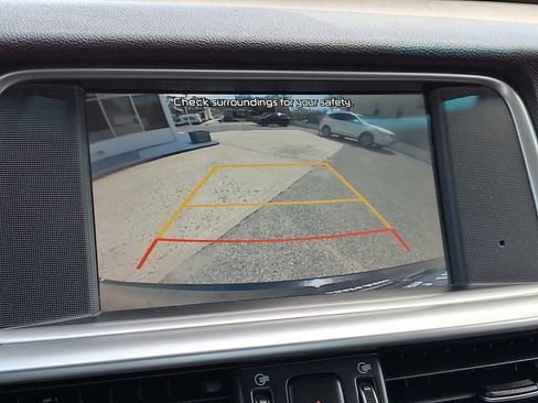 Used 2020 Kia Optima S FWD image 19