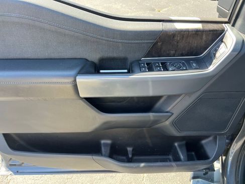 Used 2022 Ford F150 Lariat w/ Trailer Tow Package image 15