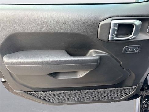 Used 2022 Jeep Wrangler Unlimited Rubicon 4xe image 24