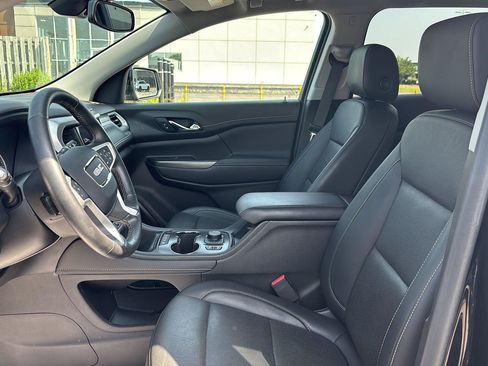 Used 2023 GMC Acadia SLT w/ LPO, Floor Liner Package AWD/4WD image 34