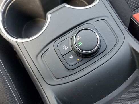 Used 2022 GMC Terrain SLE image 27