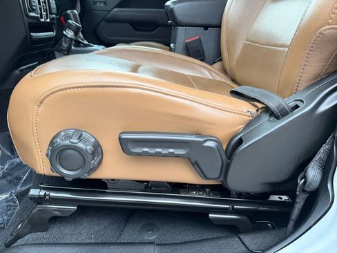 Used 2023 Jeep Wrangler Unlimited Sahara w/ Cold Weather Group image 10