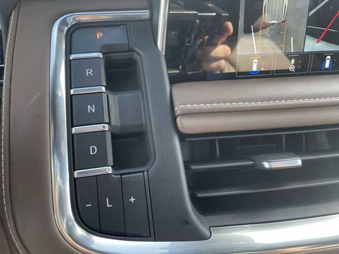 Certified 2023 Chevrolet Suburban High Country image 15