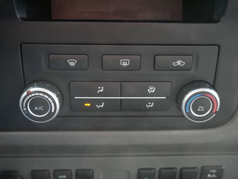 Used 2019 Nissan NV 3500 SL w/ Navigation Package image 14