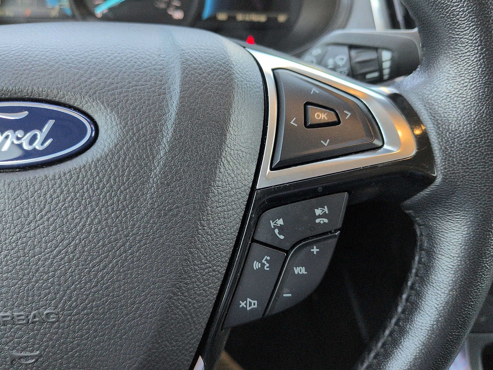 Used 2024 Ford Edge Titanium AWD/4WD image 17