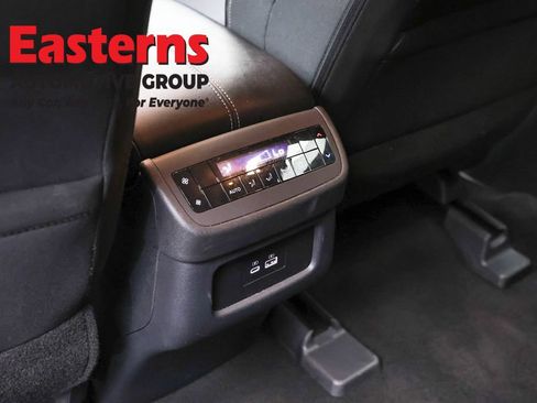 Used 2025 Nissan Pathfinder SV FWD image 23
