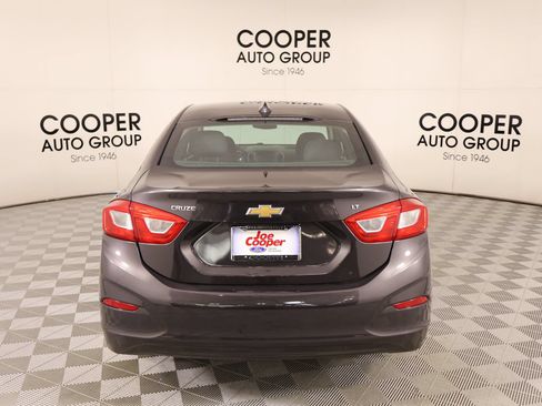 Used 2017 Chevrolet Cruze LT w/ Convenience Package FWD image 21