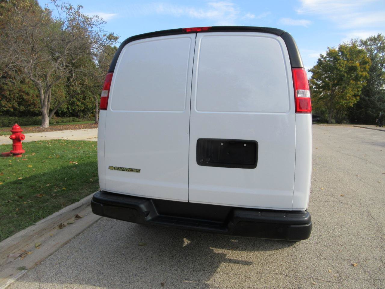 Used 2020 Chevrolet Express 2500 w/ Communications Package RWD image 12
