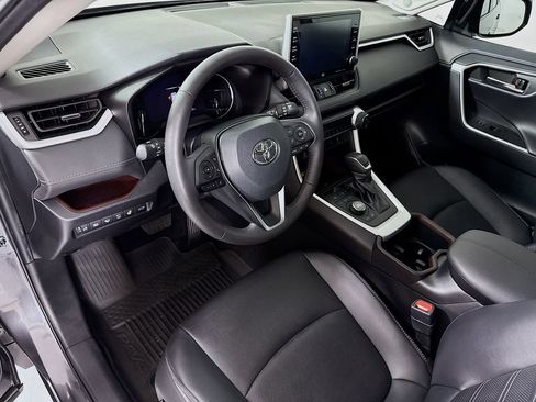 Used 2022 Toyota RAV4 Limited AWD/4WD image 9
