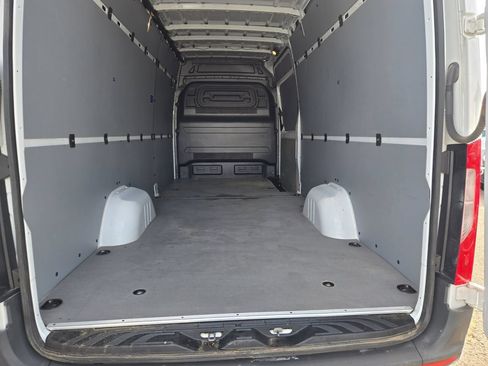 Used 2024 Mercedes-Benz Sprinter 2500 image 19