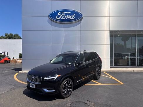Used 2022 Volvo XC90 T8 Inscription Expression w/ Advanced Package image 2