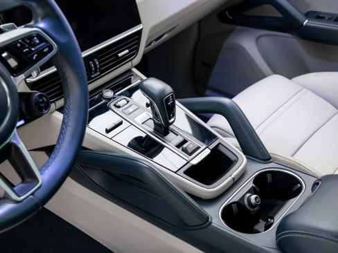 Certified 2023 Porsche Cayenne S image 13