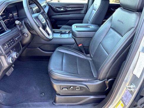 Used 2024 GMC Yukon Denali AWD/4WD image 12