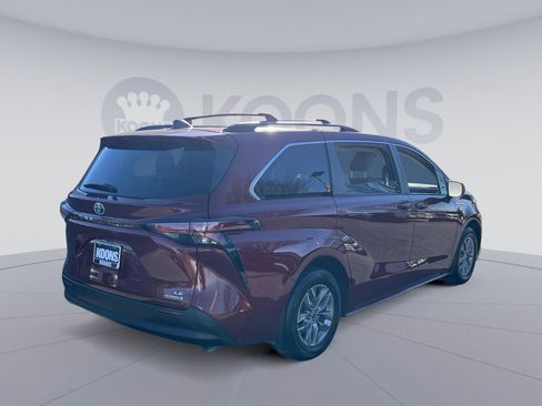 Used 2022 Toyota Sienna LE image 7
